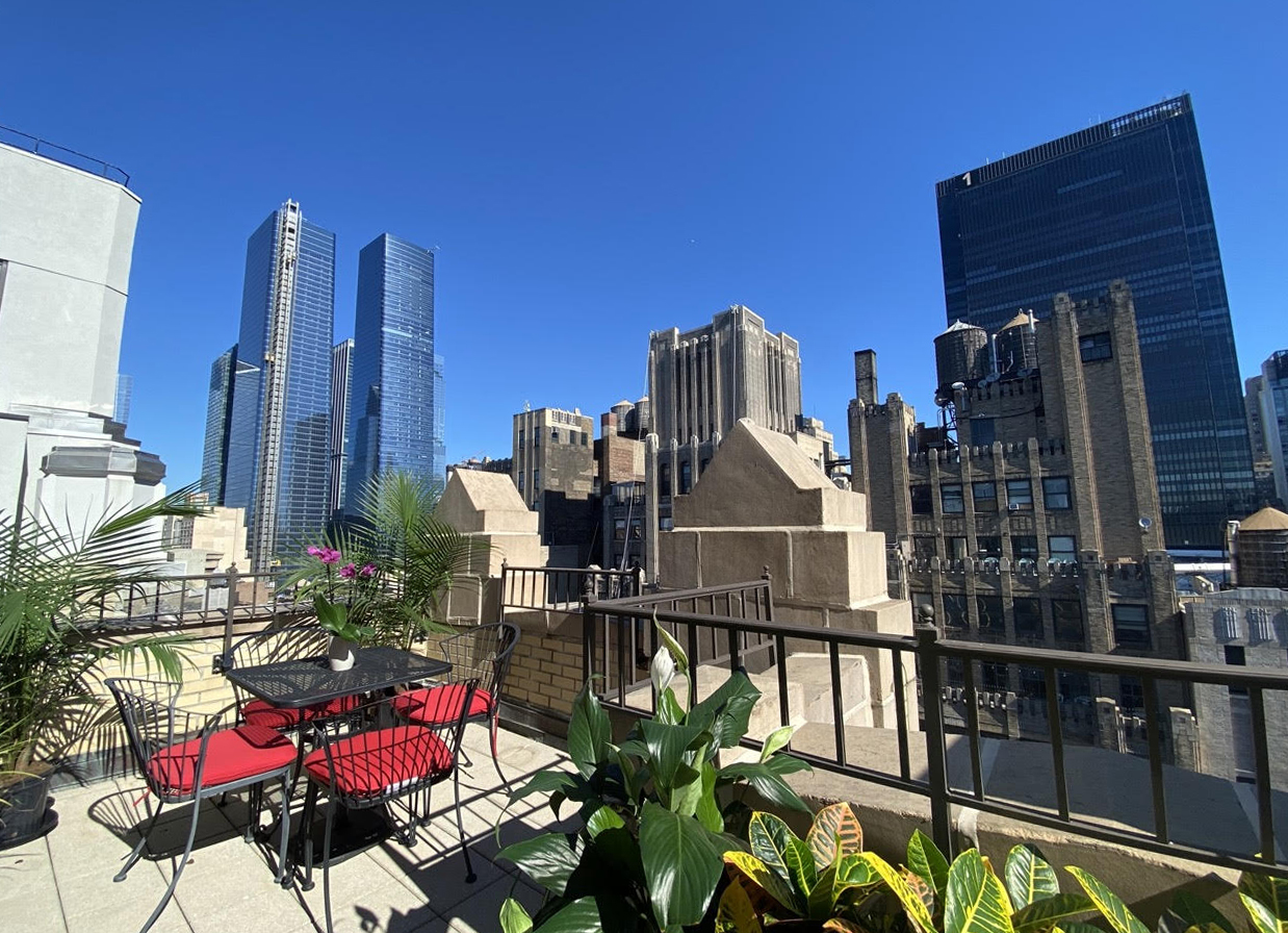 Roof deck seating